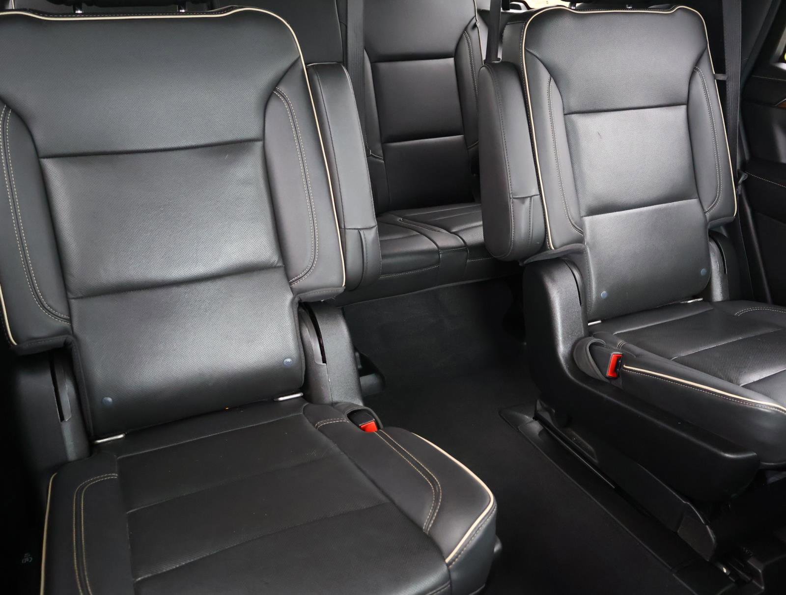 Used 2021 Chevrolet Tahoe Premier w/ Premium Package RWD image 21