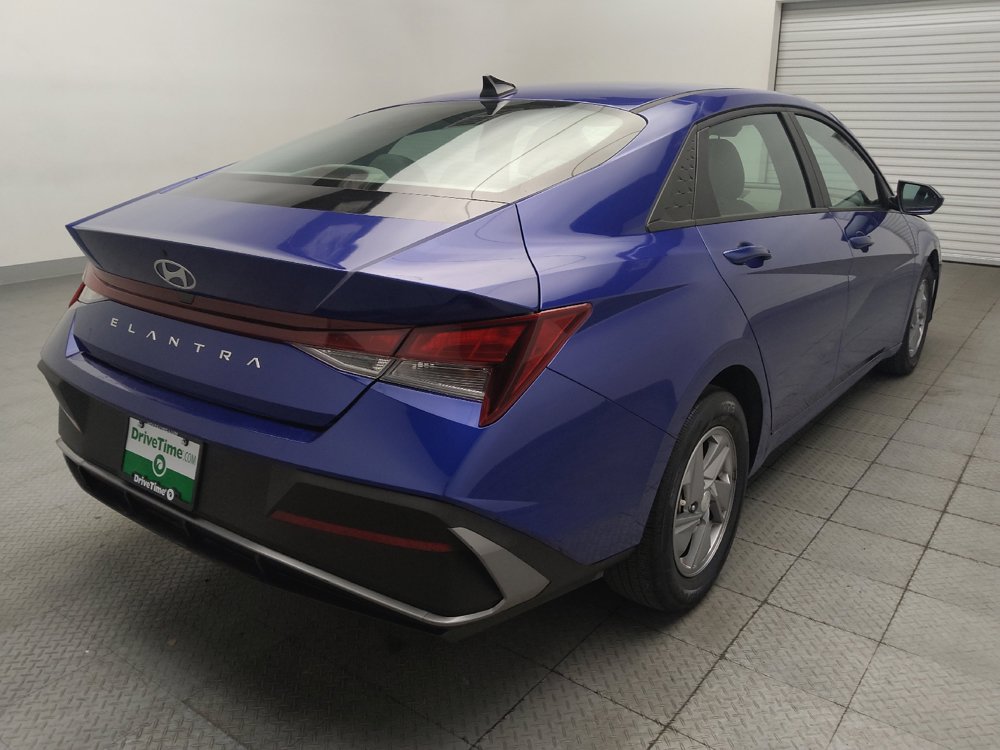 Used 2024 Hyundai Elantra SE FWD image 9