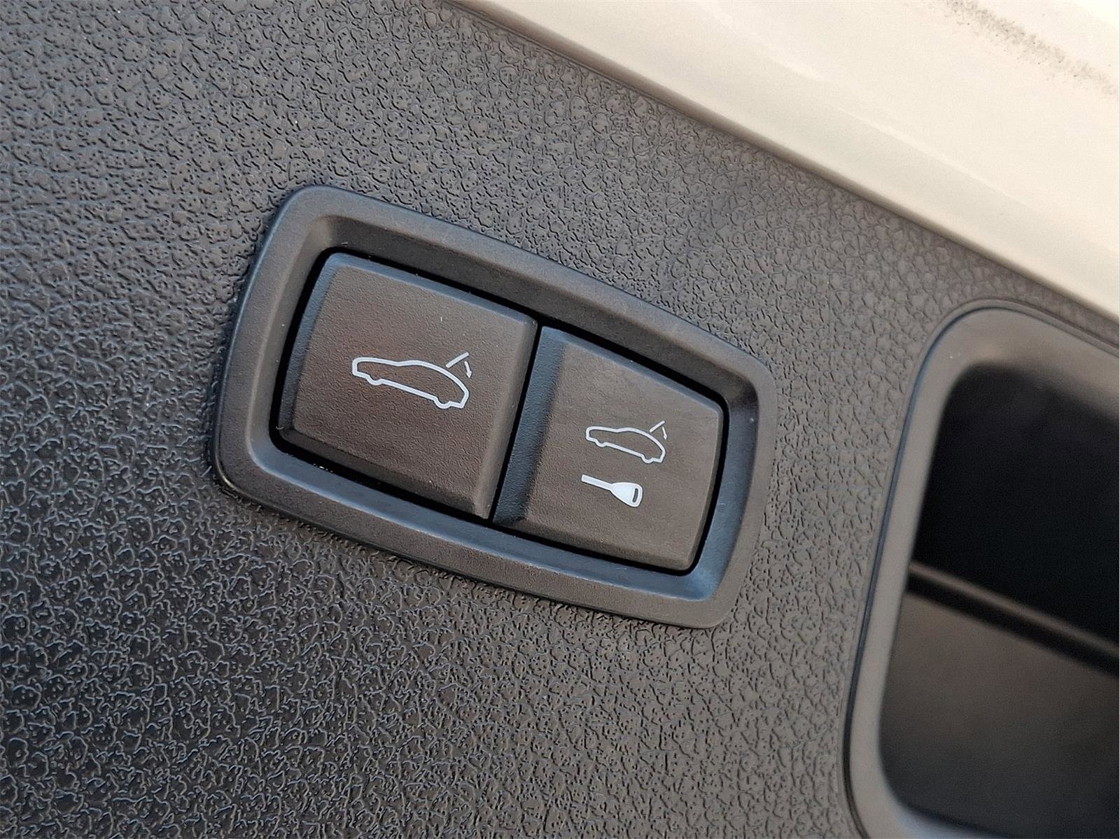 Used 2019 Porsche Macan AWD/4WD image 10