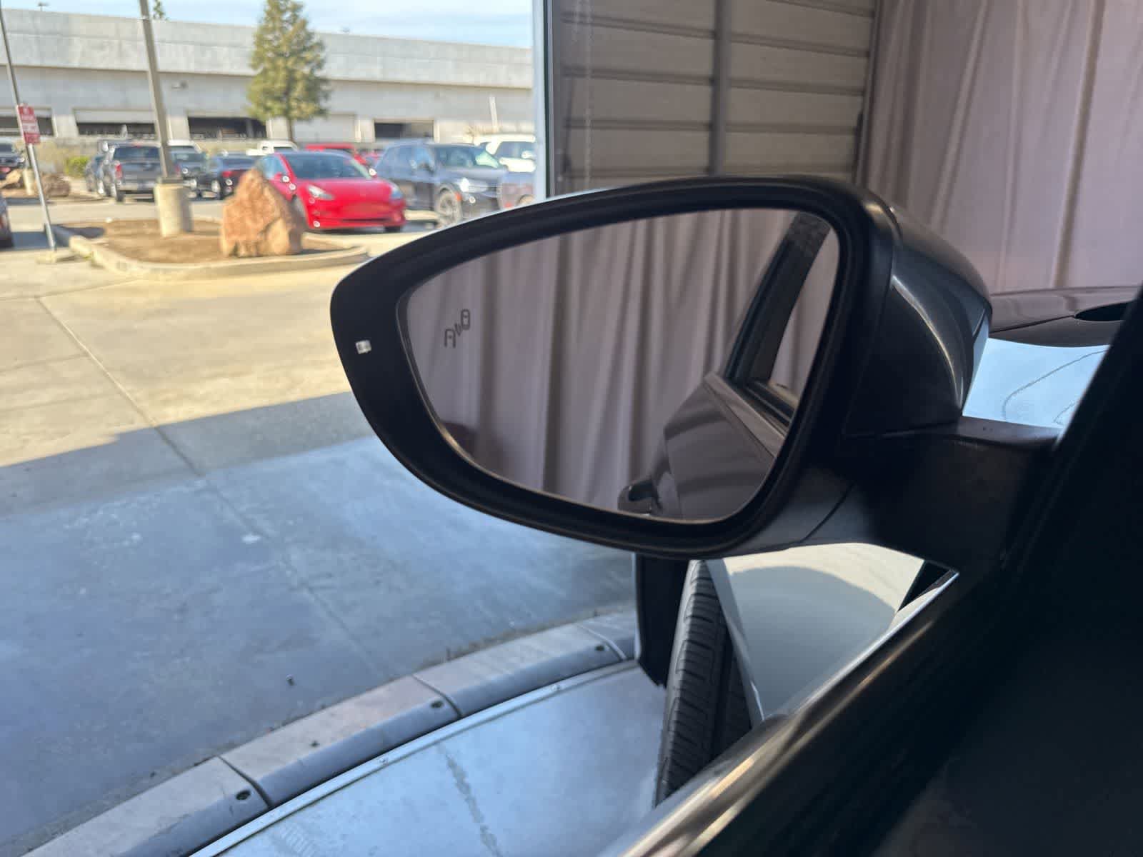 Used 2018 Volkswagen Passat 2.0T SE FWD image 8