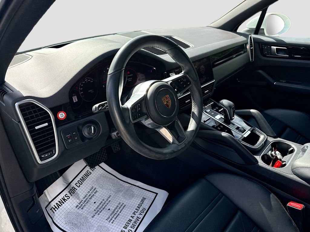 Used 2023 Porsche Cayenne image 10