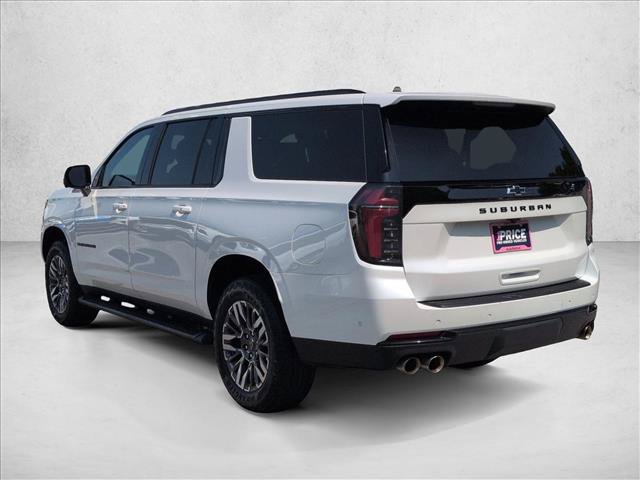 Used 2025 Chevrolet Suburban Z71 AWD/4WD image 8