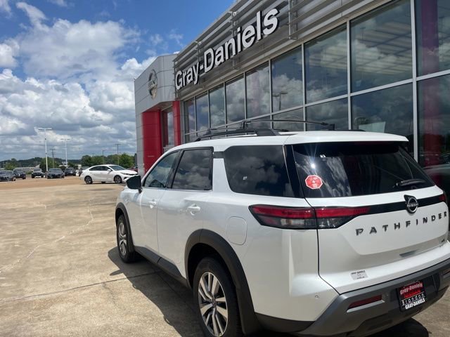 New 2026 Nissan Pathfinder SL FWD image 2