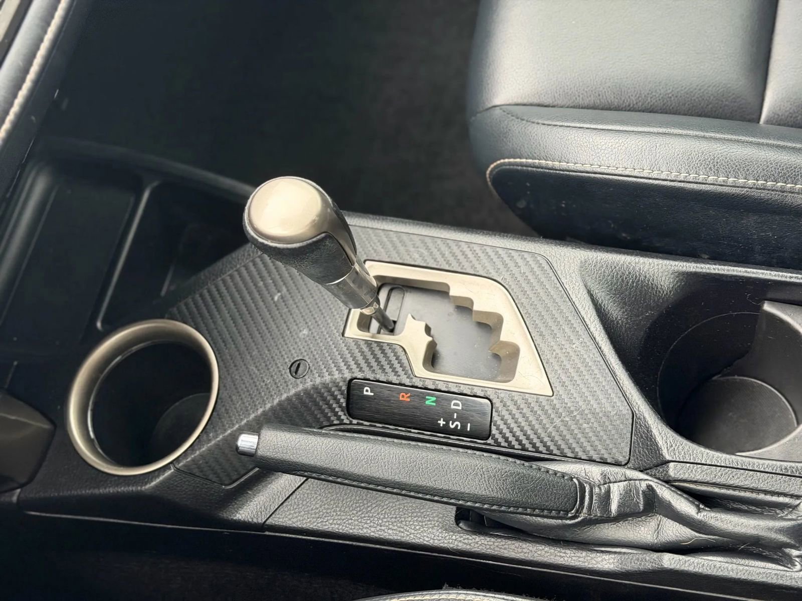 Used 2015 Toyota RAV4 Limited w/ Technology Package image 18