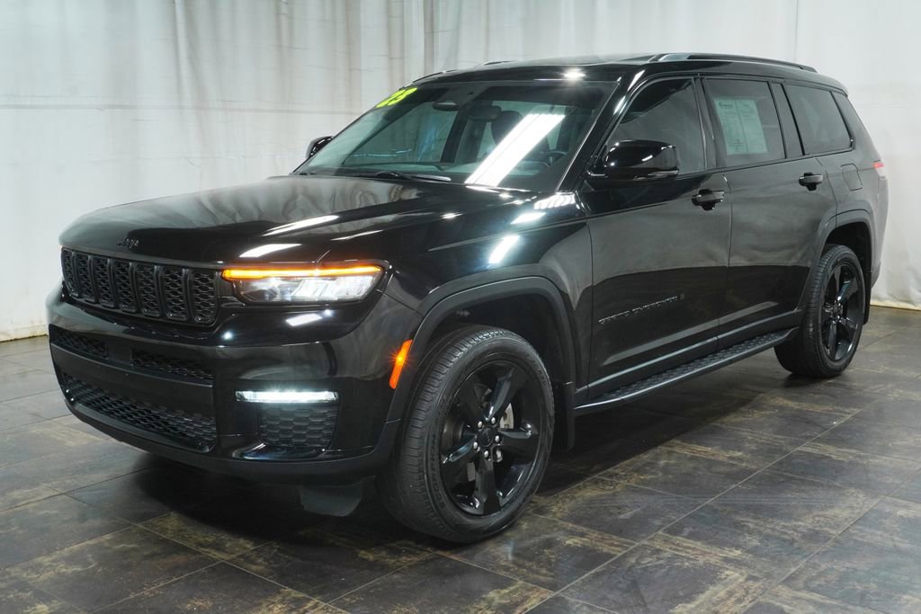 Used 2023 Jeep Grand Cherokee L Limited w/ Black Appearance Package AWD/4WD image 2