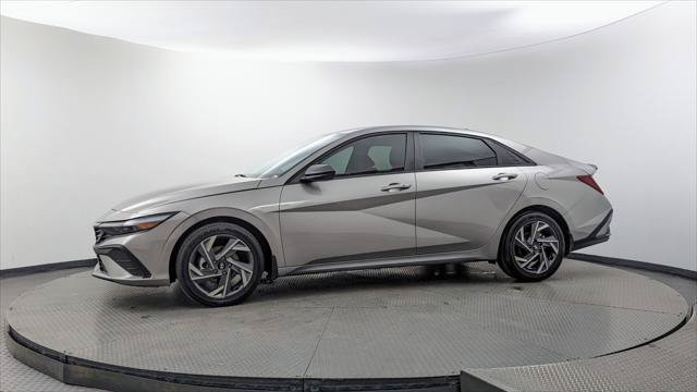 Used 2025 Hyundai Elantra Sport FWD image 3