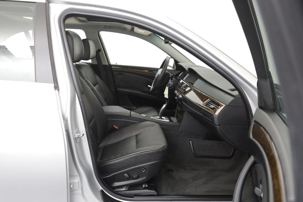 Used 2008 BMW 528xi Sedan AWD/4WD image 19