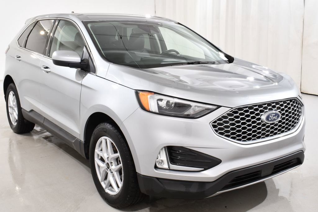 Used 2024 Ford Edge SEL w/ Convenience Package image 4