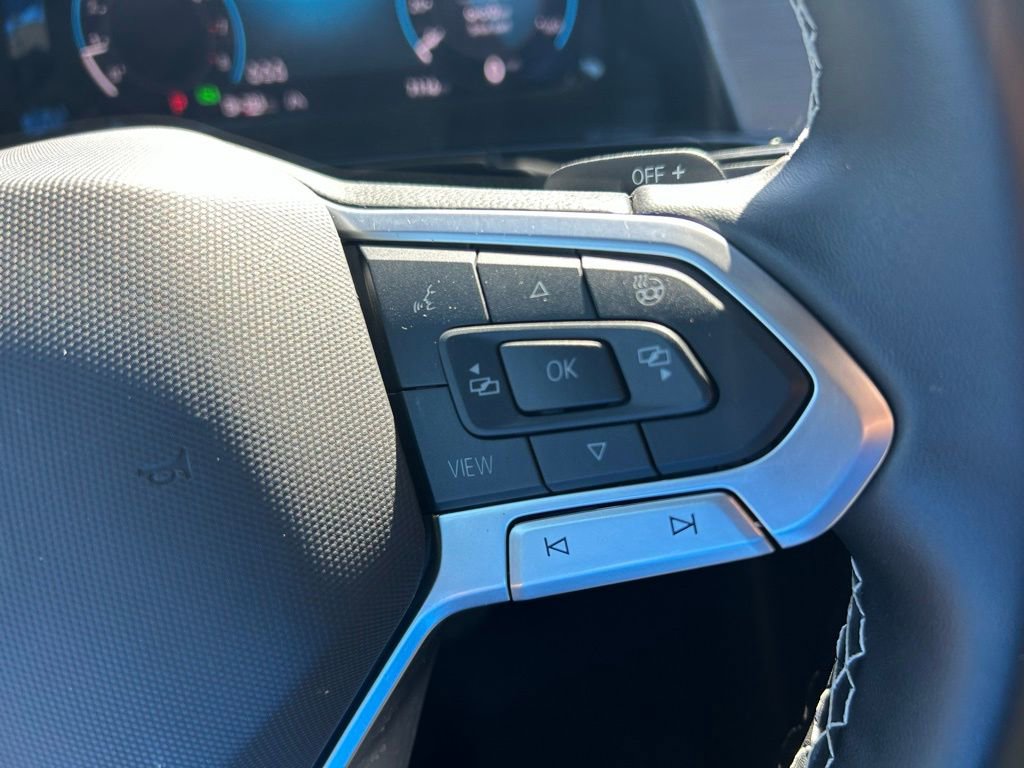 Used 2025 Volkswagen Atlas Cross Sport SE w/ Panoramic Sunroof Package image 21