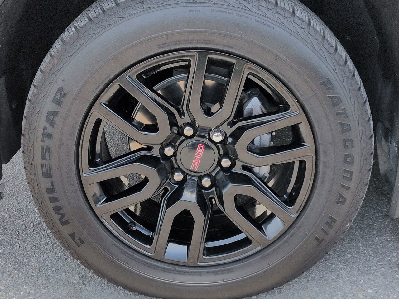 Used 2024 GMC Sierra 1500 Elevation w/ LPO, Elevation Black Package AWD/4WD image 11