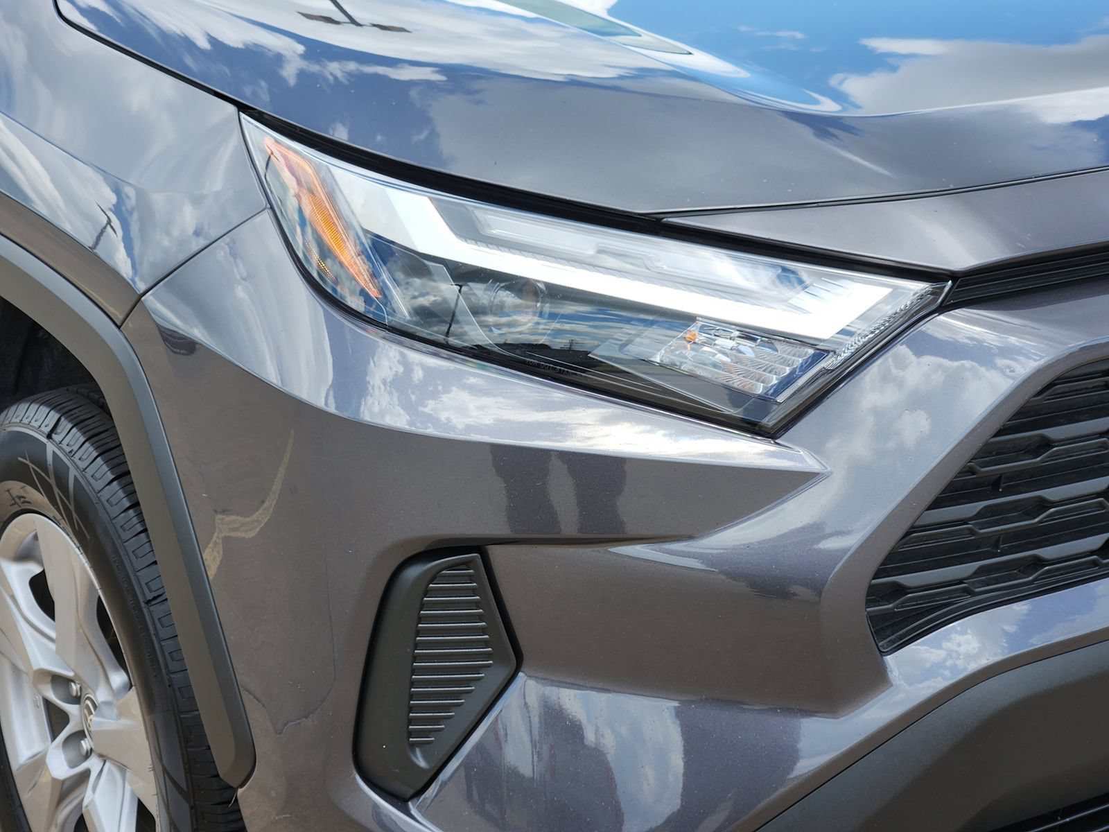Used 2024 Toyota RAV4 XLE FWD image 10