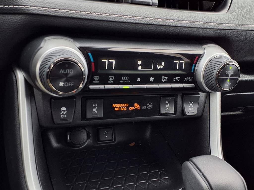 Used 2022 Toyota RAV4 XLE w/ Convenience Package image 19