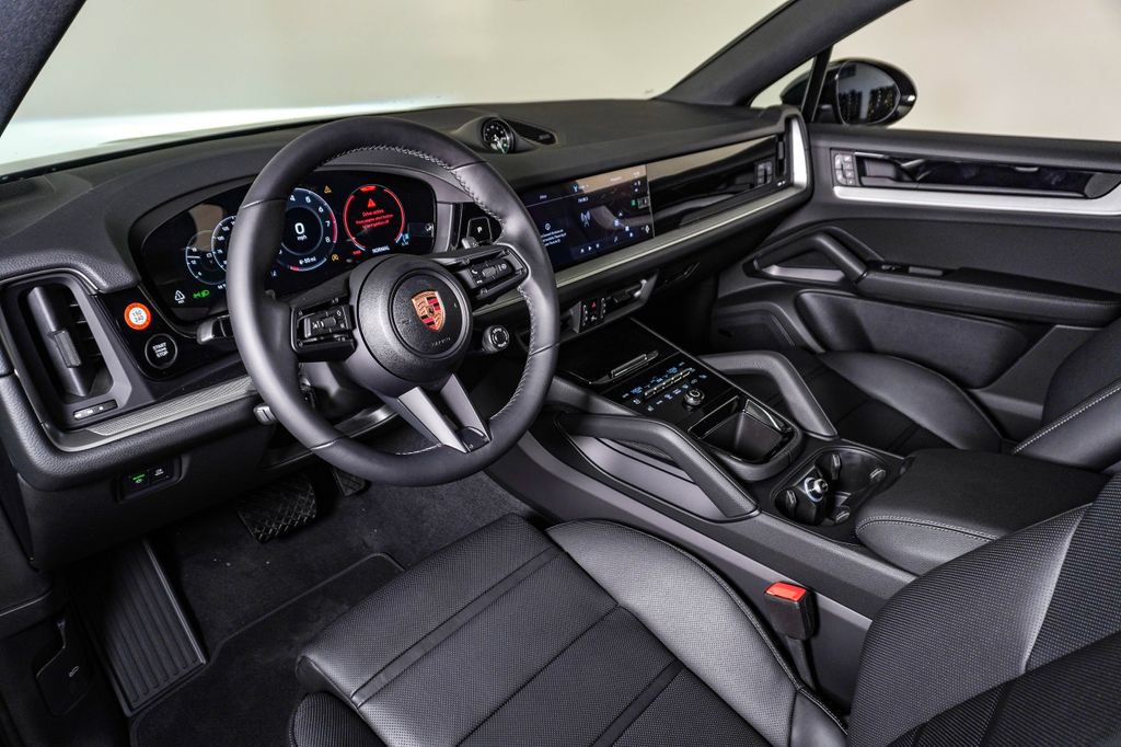 New 2026 Porsche Cayenne Coupe AWD/4WD image 4