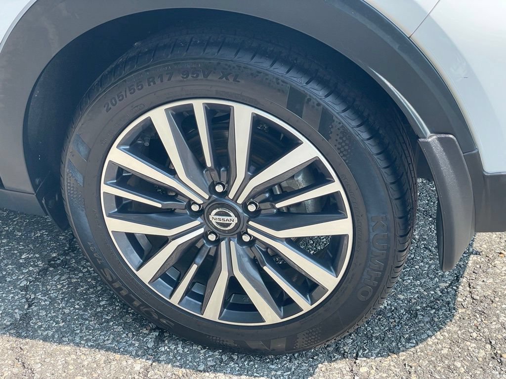 Certified 2021 Nissan Kicks SR w/ SR Premium Package FWD image 33