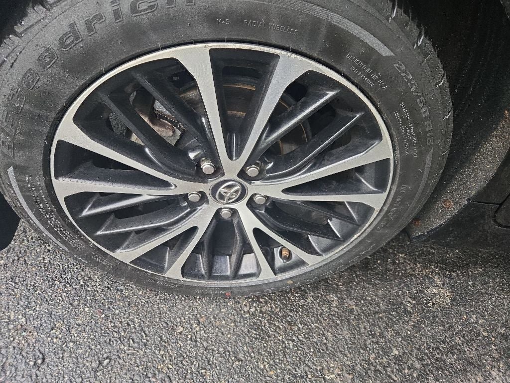 Used 2019 Toyota Camry SE FWD image 9