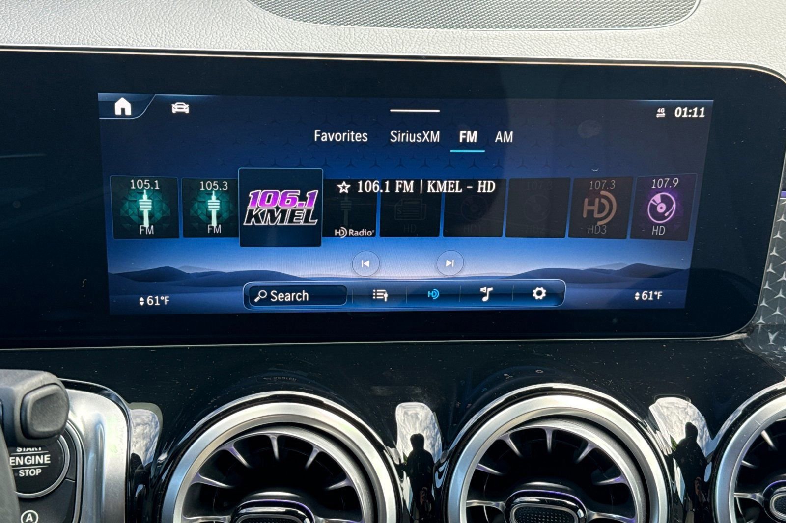 Certified 2025 Mercedes-Benz GLB 250 4MATIC image 21