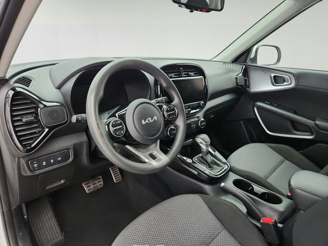 Used 2023 Kia Soul S FWD image 9