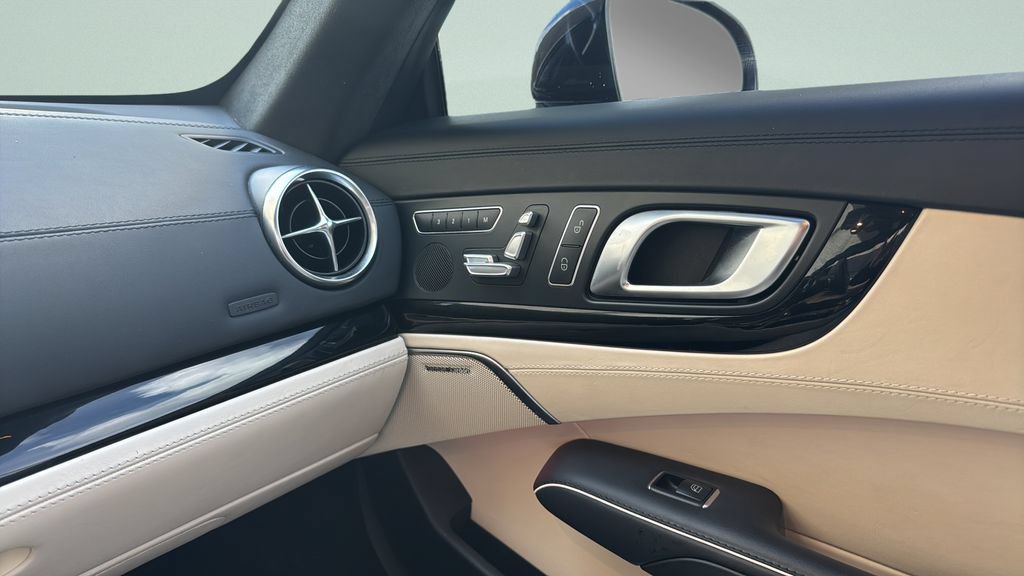 Used 2019 Mercedes-Benz SL 550 image 22