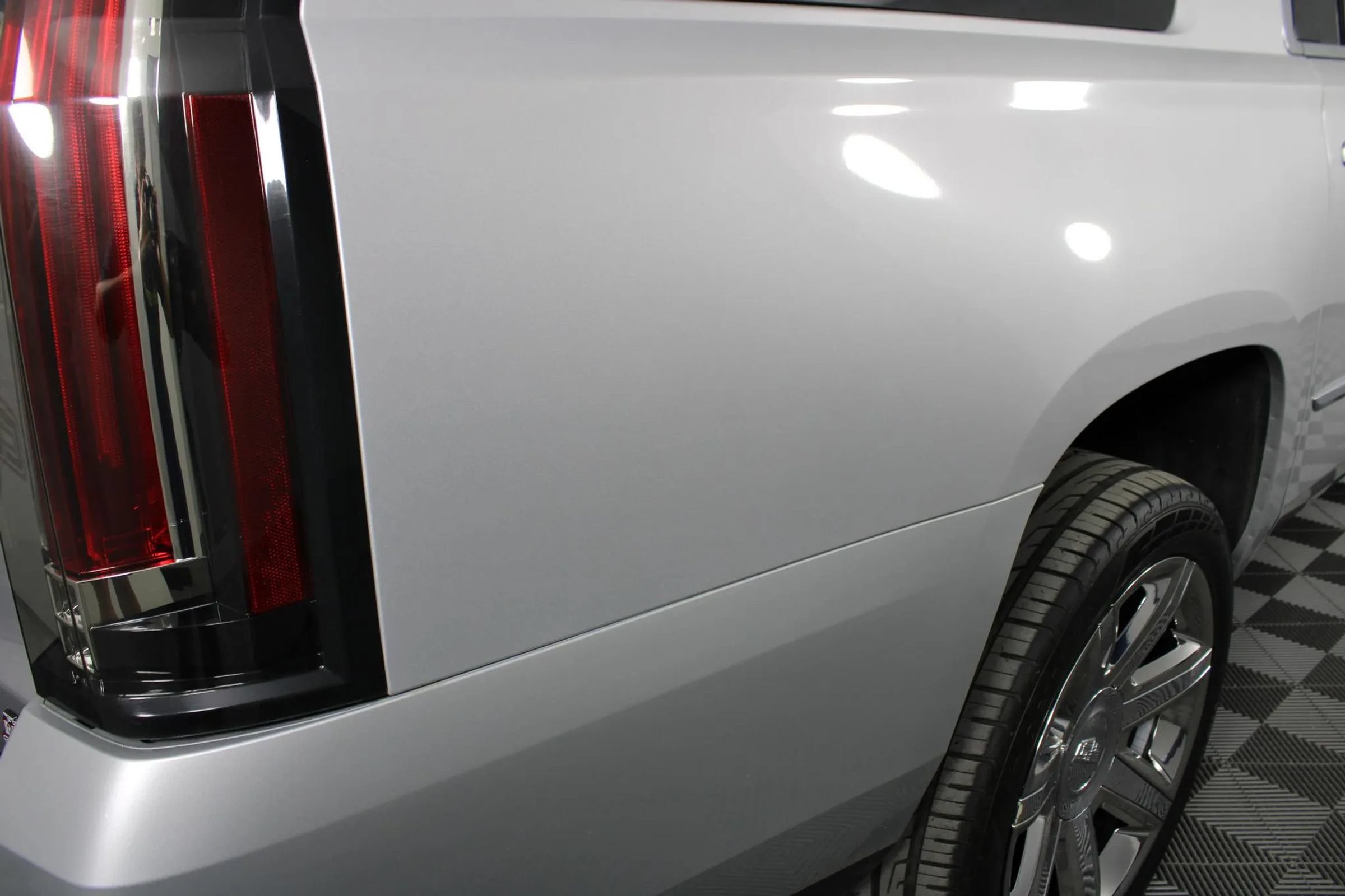 Used 2020 Cadillac Escalade ESV Luxury AWD/4WD image 38