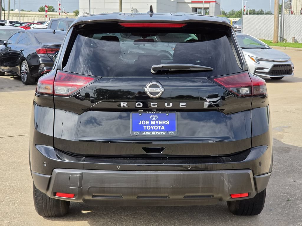 Used 2025 Nissan Rogue SV FWD image 8
