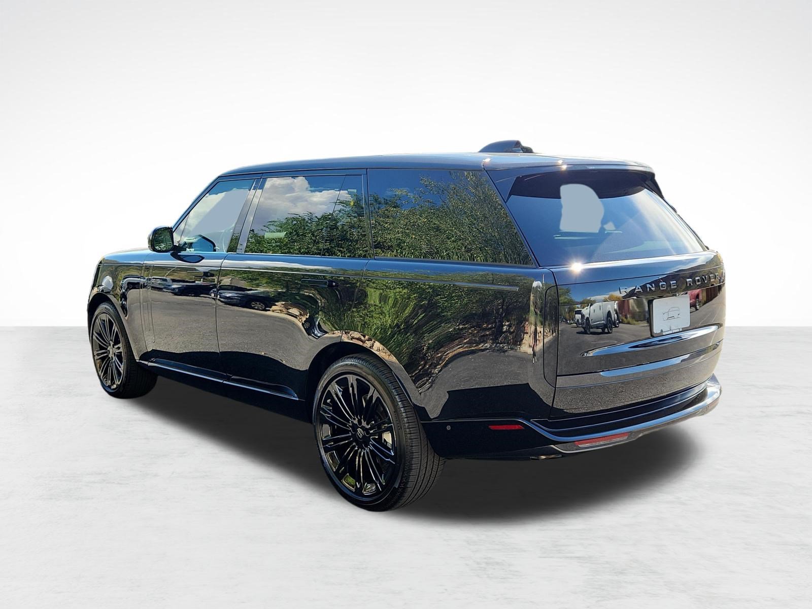 New 2027 Land Rover Range Rover Long Wheelbase SE AWD/4WD image 3