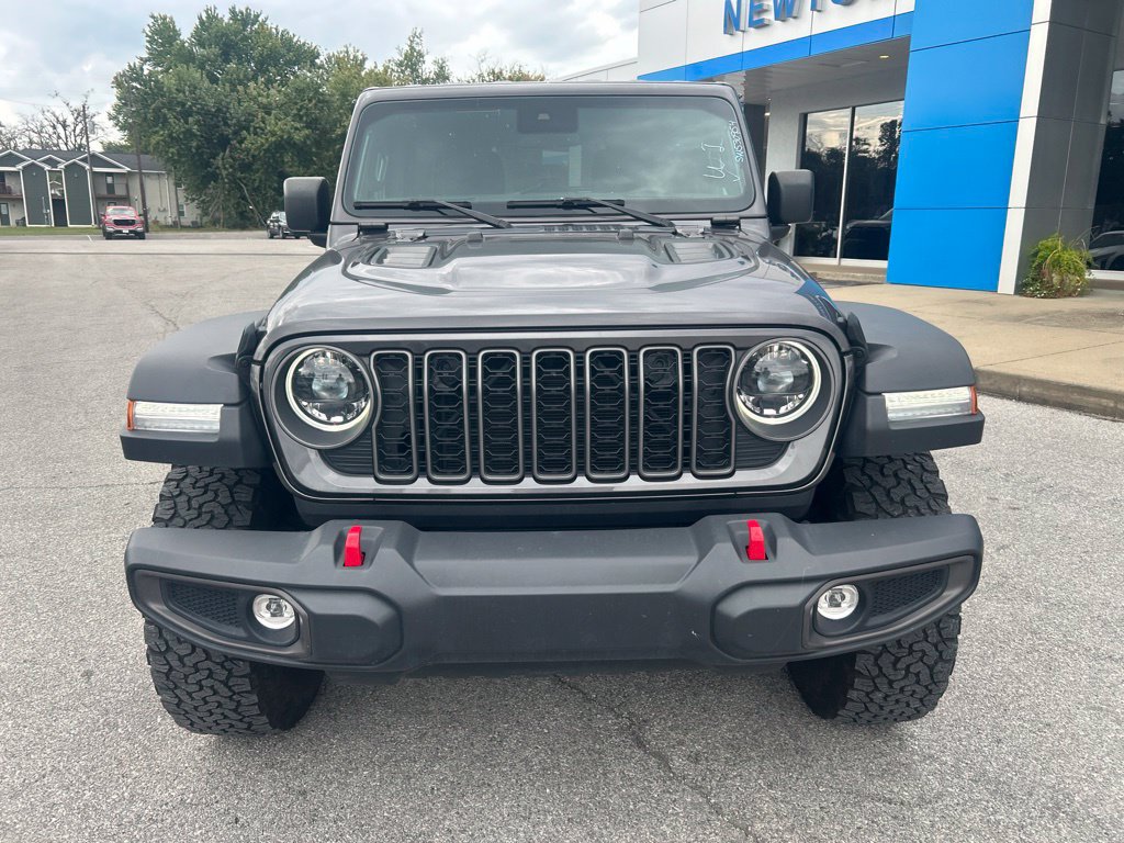 Used 2025 Jeep Wrangler Unlimited Rubicon AWD/4WD image 2