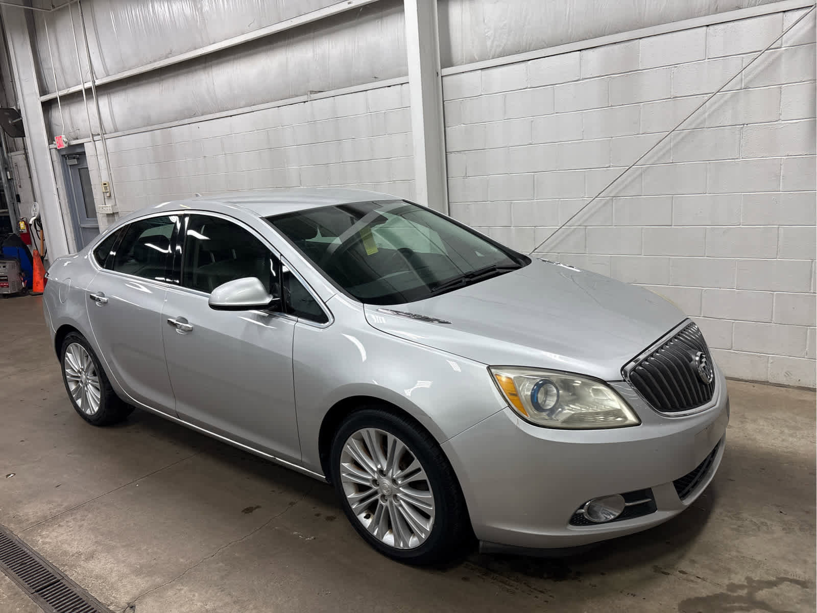 Used 2013 Buick Verano image 2