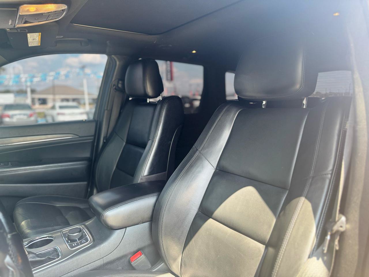 Used 2020 Jeep Grand Cherokee Limited AWD/4WD image 36