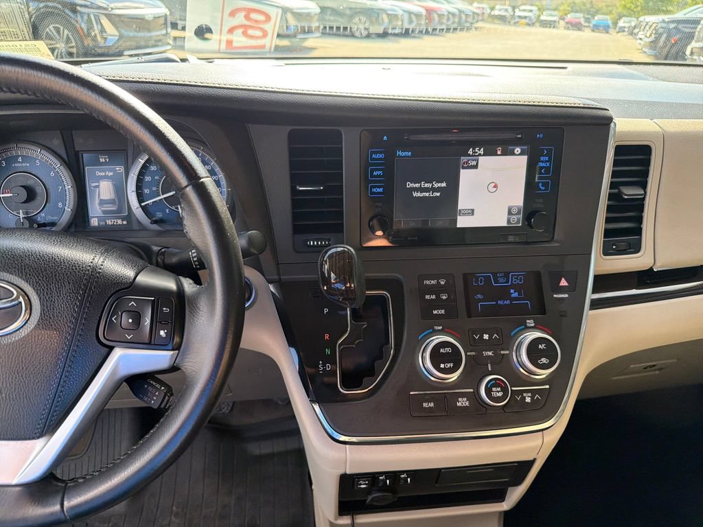 Used 2017 Toyota Sienna XLE w/ XLE Navigation Package FWD image 20