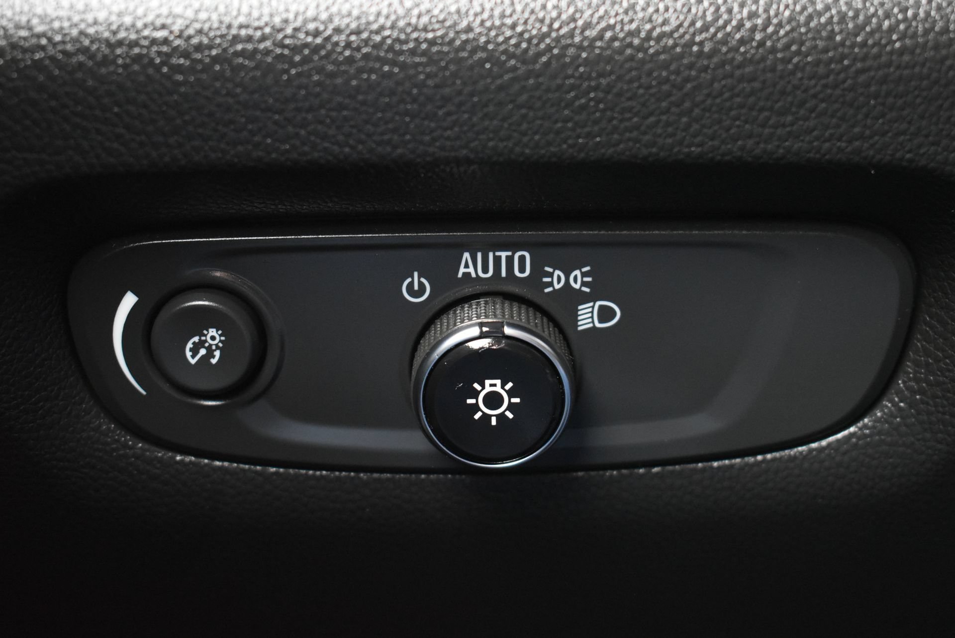 Used 2023 Chevrolet Traverse LT FWD image 19