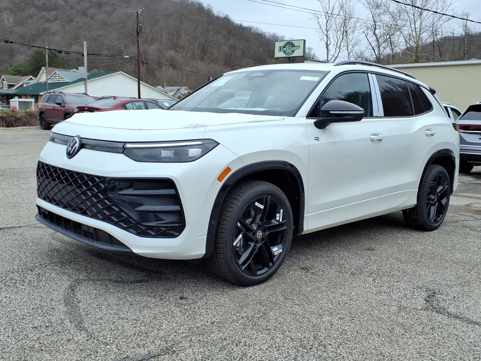 New 2026 Volkswagen Tiguan SE R-Line AWD/4WD image 1