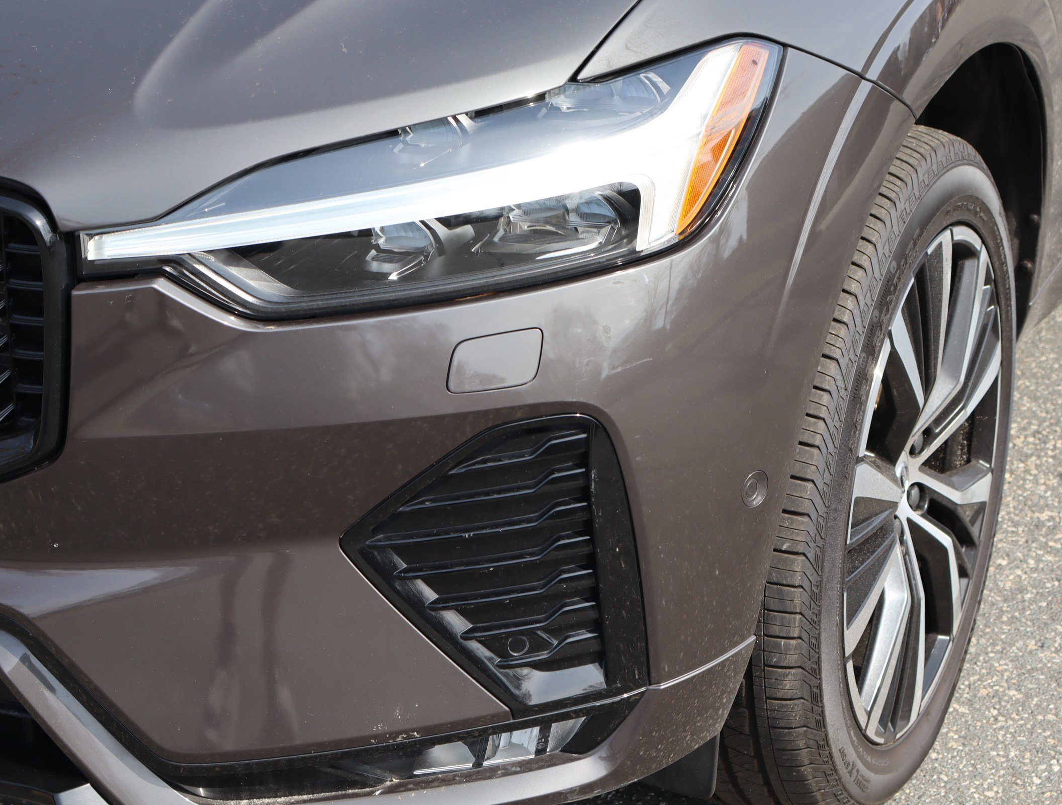 Used 2025 Volvo XC60 B5 Plus image 11