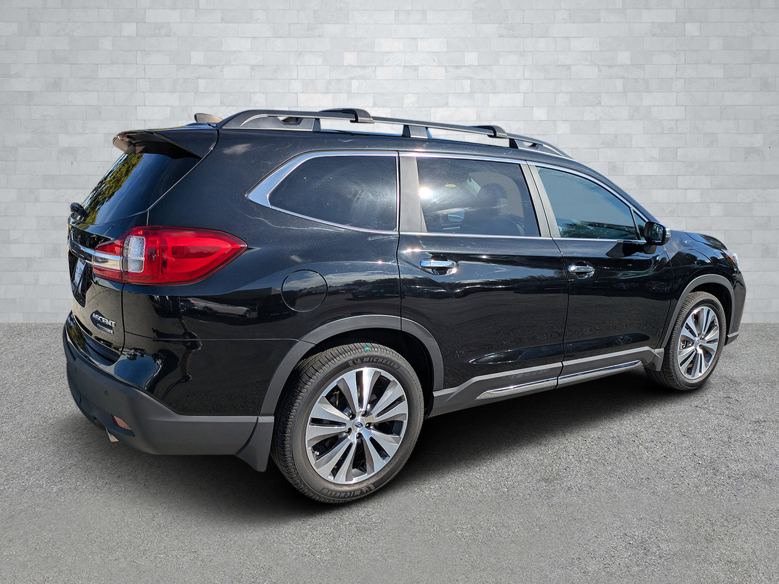 Used 2020 Subaru Ascent Touring image 5