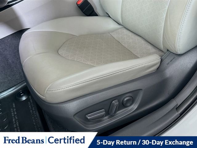 Used 2020 Toyota Camry XSE image 19