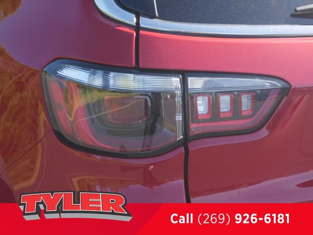 Used 2024 Jeep Compass Latitude AWD/4WD image 12