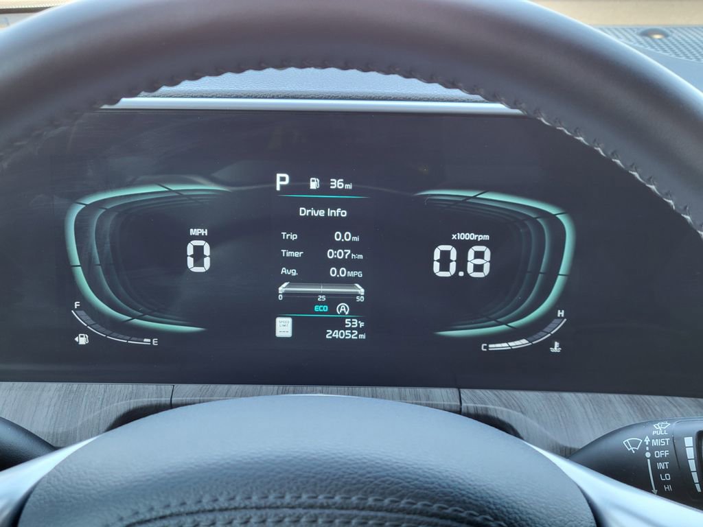 Used 2024 Kia Telluride EX w/ EX Captain's Chair Package image 35