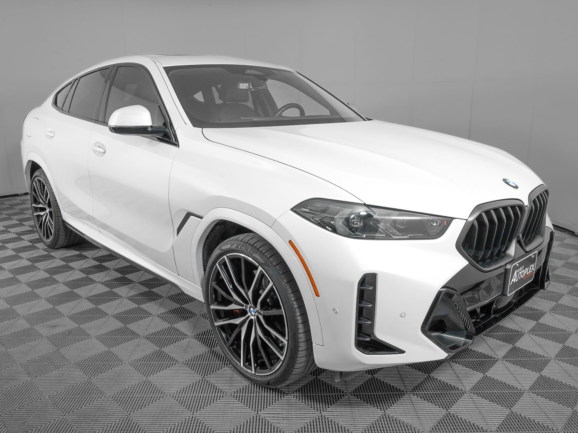 Used 2025 BMW X6 xDrive40i w/ Climate Comfort Package AWD/4WD image 2