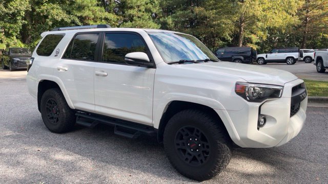 Used 2023 Toyota 4Runner SR5 Premium w/ Moonroof Package AWD/4WD image 2