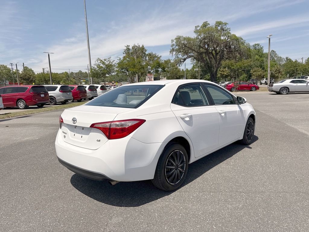 Used 2017 Toyota Corolla LE FWD image 3