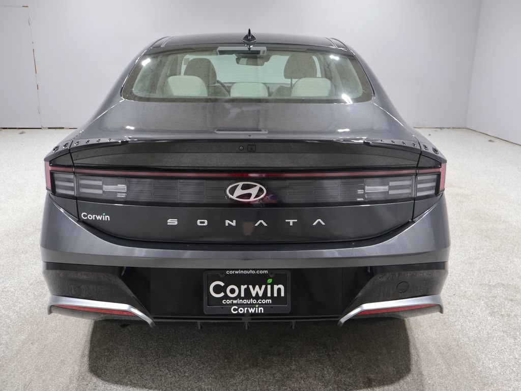 Used 2025 Hyundai Sonata SEL FWD image 3
