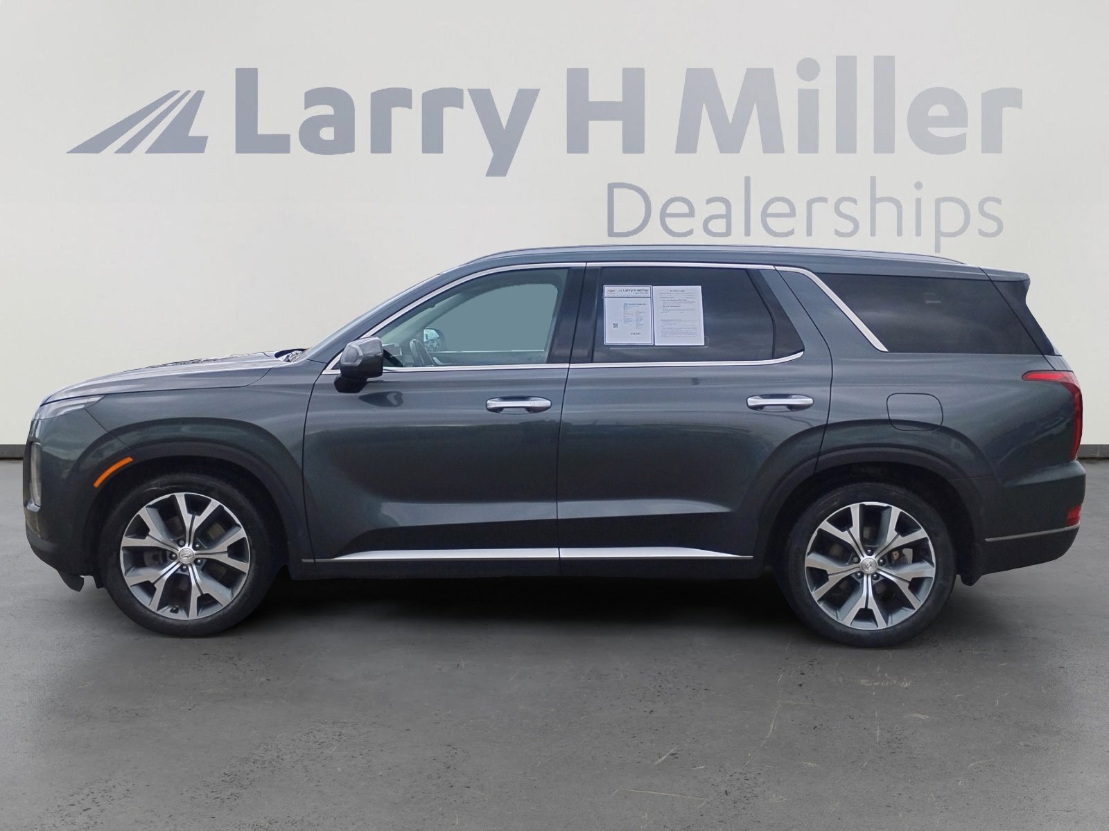 Used 2021 Hyundai Palisade SEL w/ Premium Package image 2
