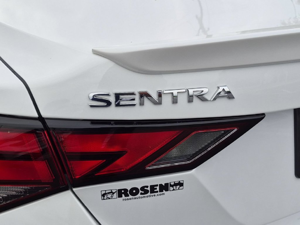 Used 2025 Nissan Sentra SR w/ SR Premium Package FWD image 10