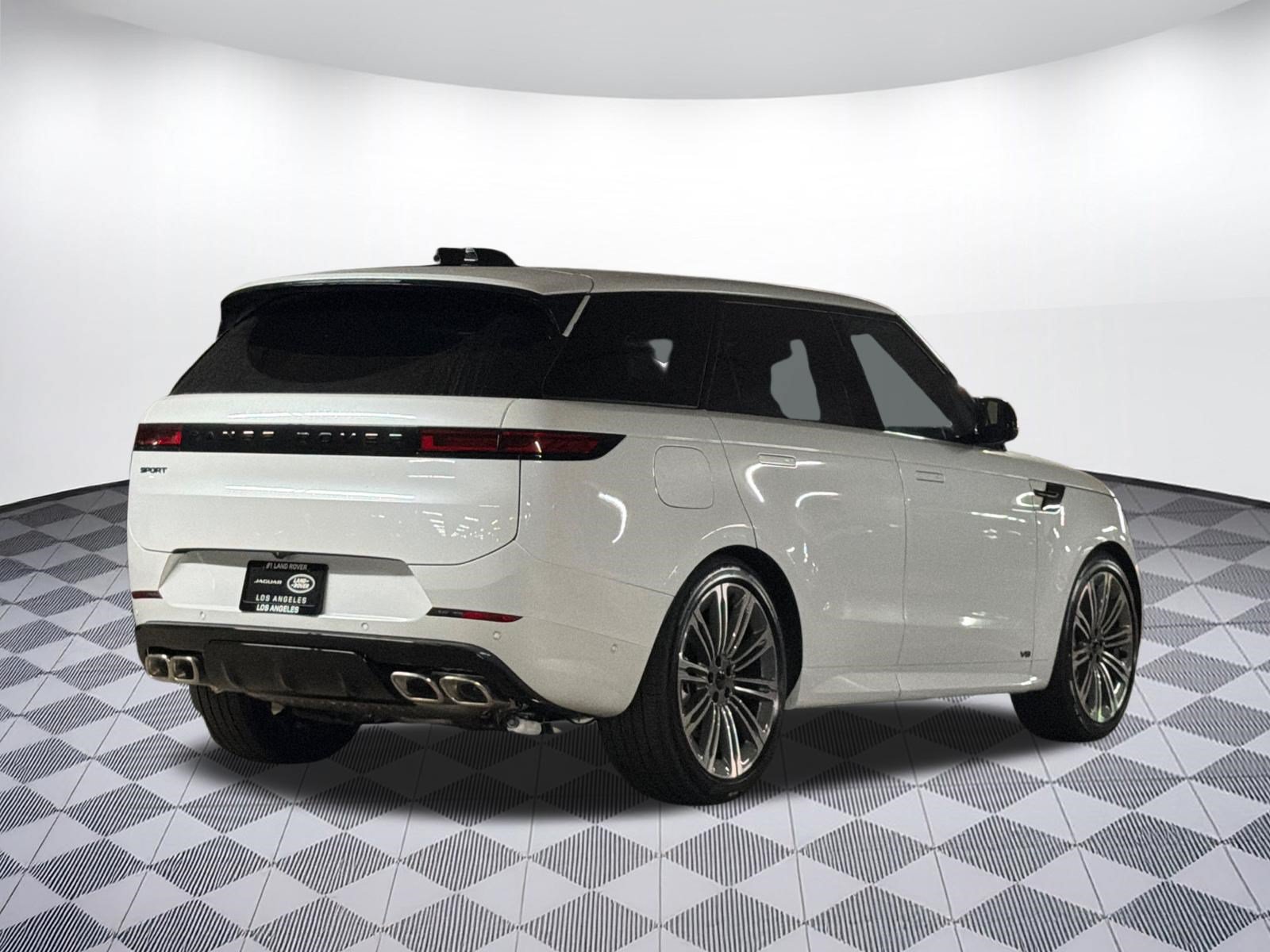 New 2026 Land Rover Range Rover Sport Dynamic SE AWD/4WD image 9