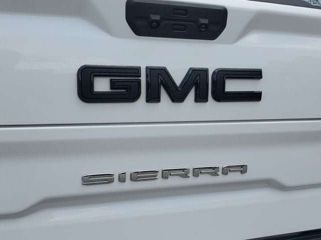 Used 2024 GMC Sierra 1500 AT4 w/ Technology Package AWD/4WD image 10