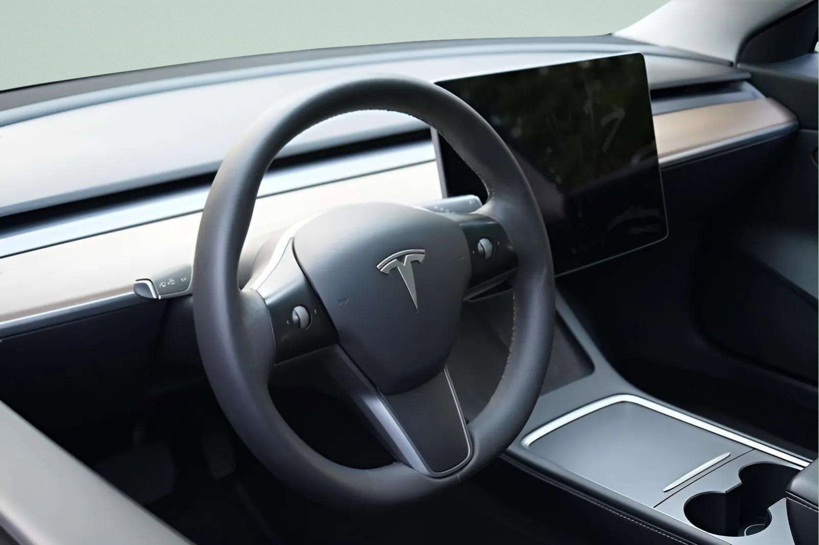 Used 2021 Tesla Model 3 Standard Range Plus image 31