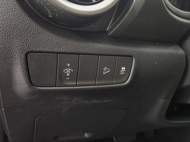 Certified 2023 Hyundai Kona SEL AWD/4WD image 22