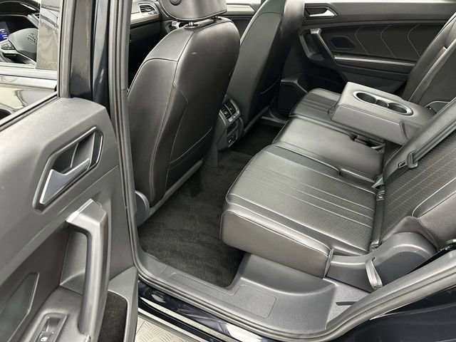 Used 2023 Volkswagen Tiguan SE R-Line image 23