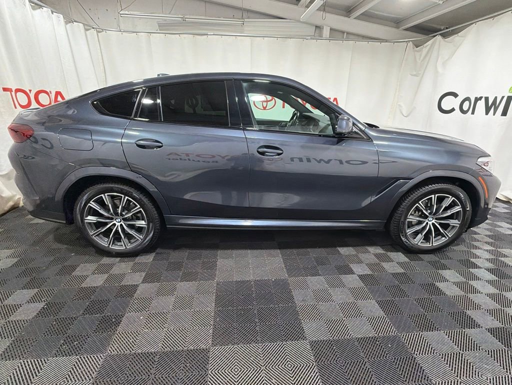 Used 2021 BMW X6 xDrive40i w/ M Sport Package AWD/4WD image 10