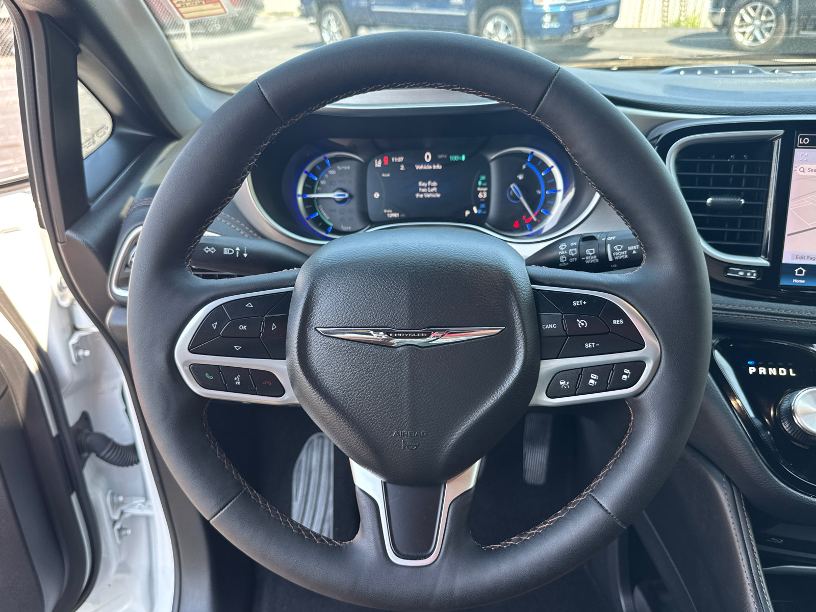 Used 2024 Chrysler Pacifica Pinnacle FWD image 17