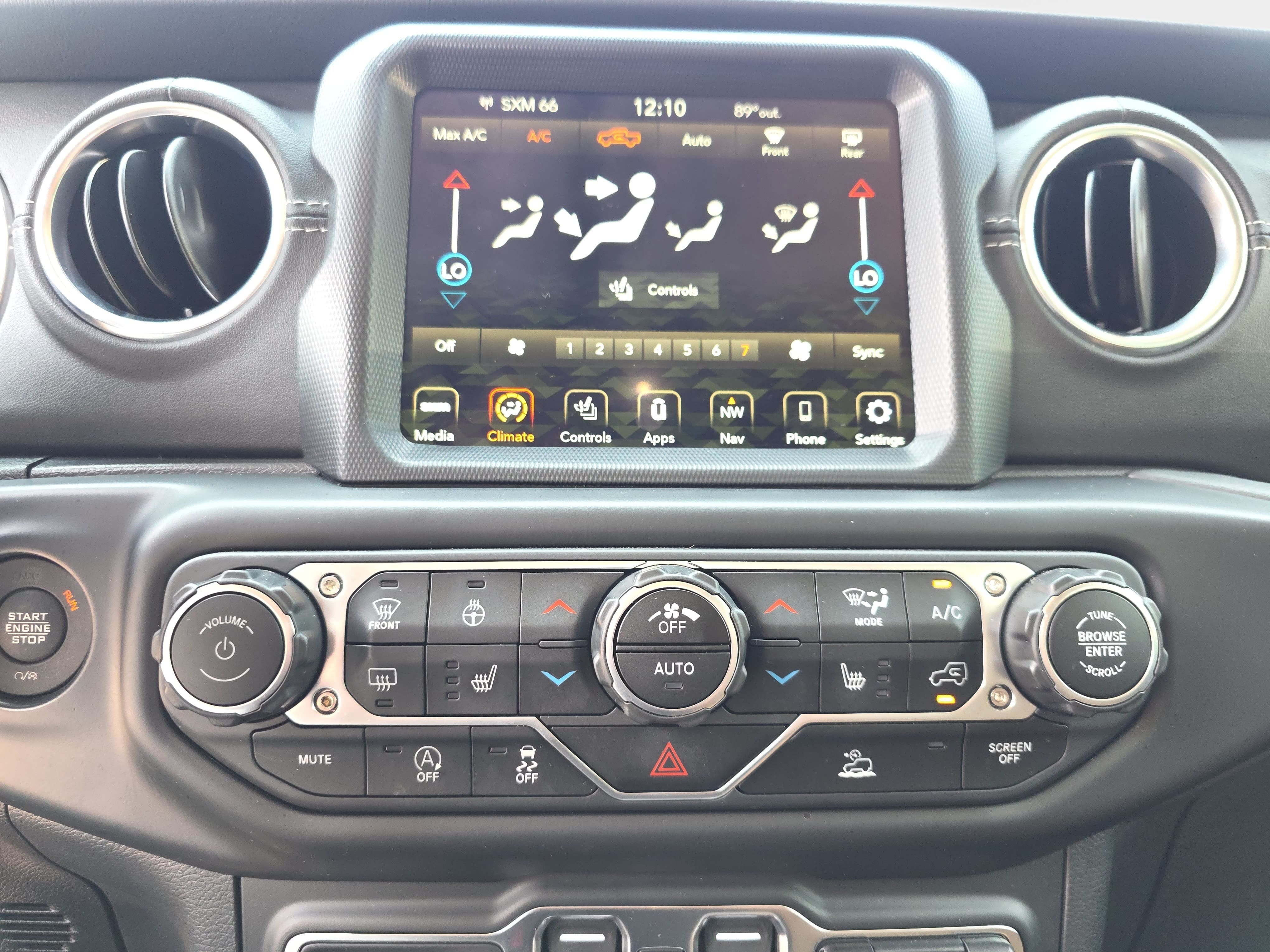 Certified 2023 Jeep Gladiator Overland w/ Popular Equipment Package AWD/4WD image 21